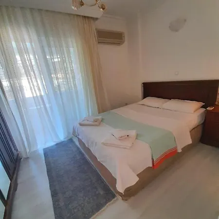Manolyam Kaş